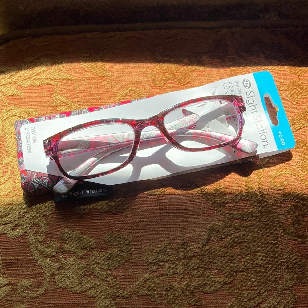 NWT Sight Station reading glasses and coordinating case.